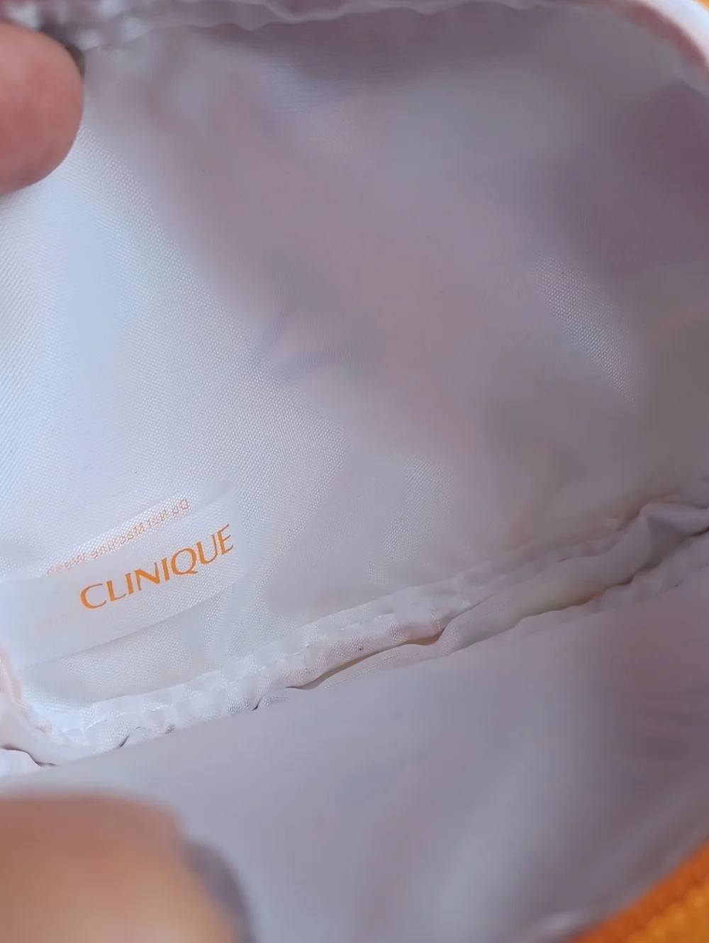 Clinique Pouch